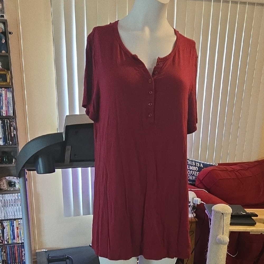 Red Short Sleeve Top With Buttons